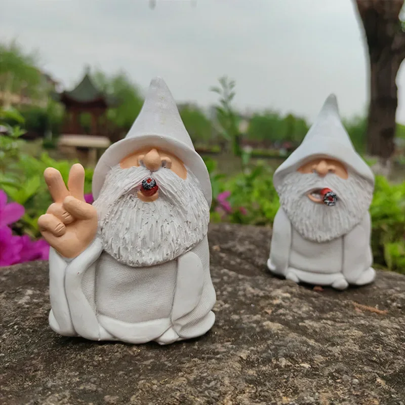Funny Smoking Dwarf Garden Scu - Home Bargains ulasan dan harga