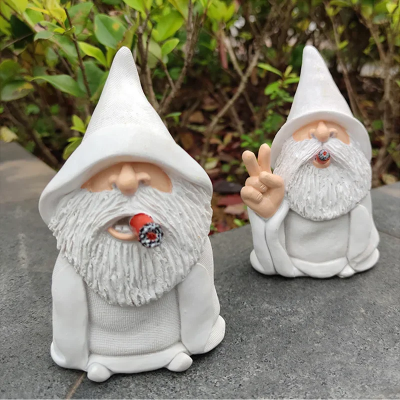 Funny Smoking Dwarf Garden Scu - Home Bargains ulasan dan harga
